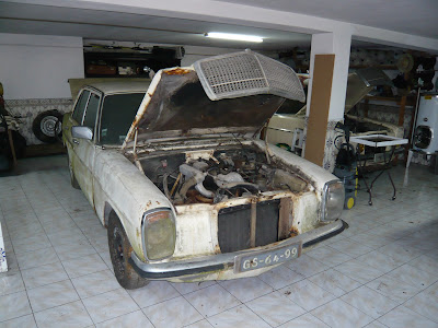 Mercedes 240D 3.0 em restauro